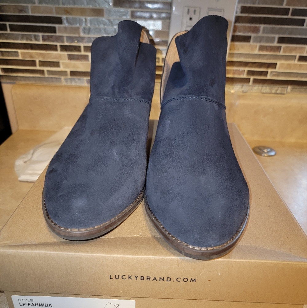 NWT Lucky Brand Blue Suede Heels